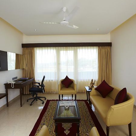 Rns Golf Resort & Nature Cure Centre Māvalli Dış mekan fotoğraf