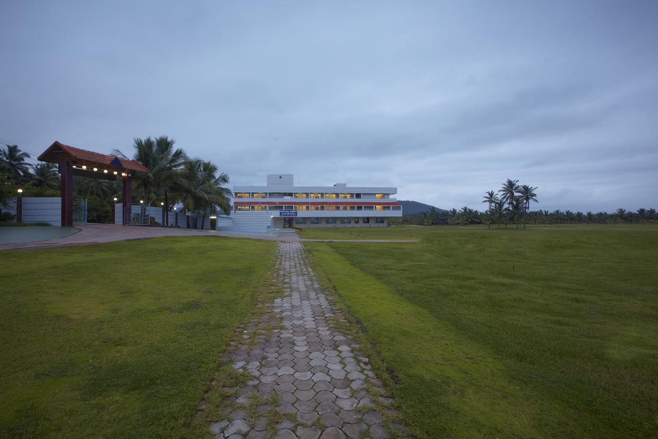 Rns Golf Resort & Nature Cure Centre Māvalli Dış mekan fotoğraf