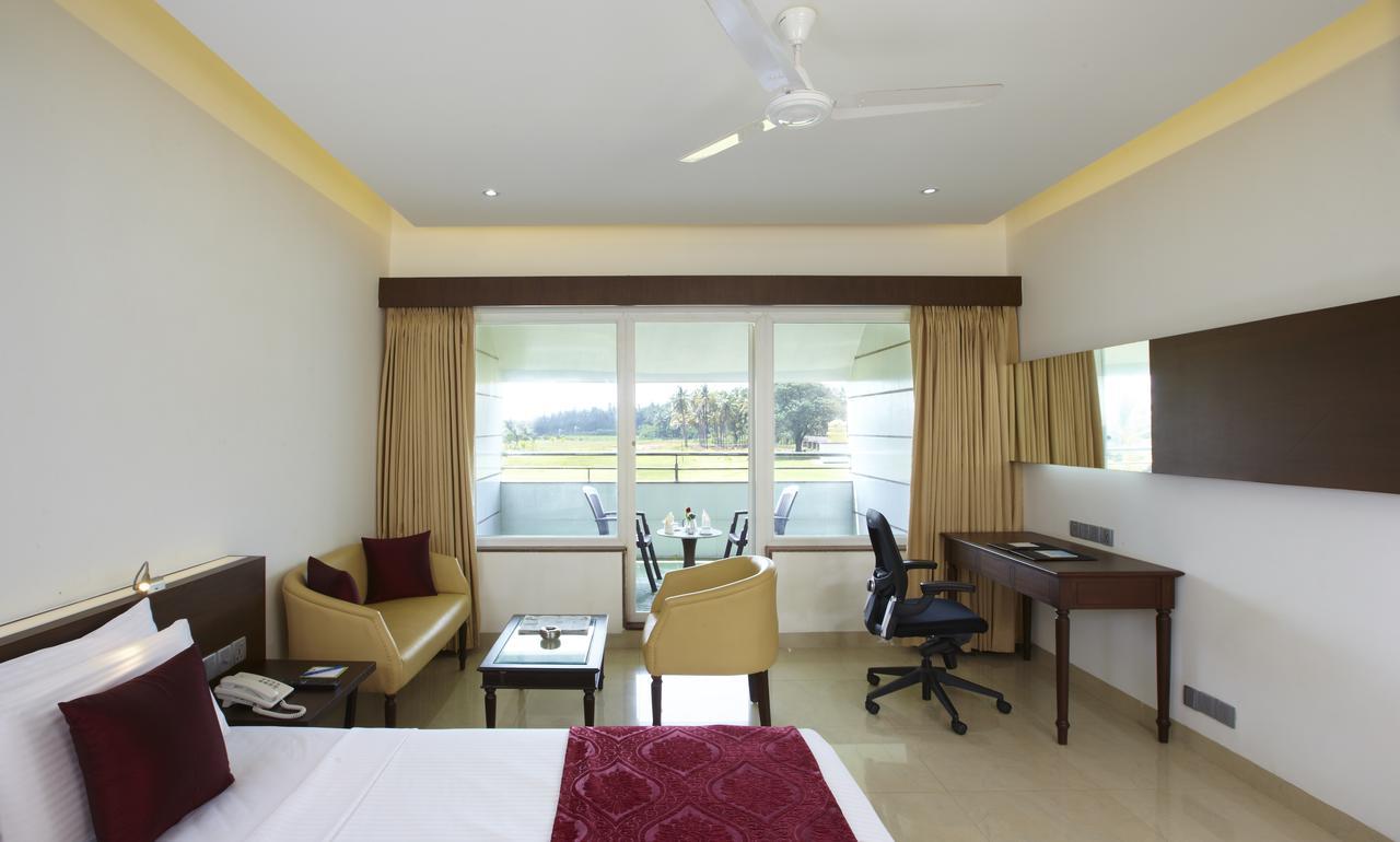 Rns Golf Resort & Nature Cure Centre Māvalli Dış mekan fotoğraf